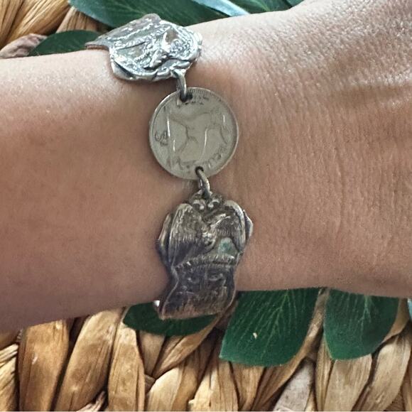 BOGO FREE CANADA SPOON VTG BRACELET MAGNETIC CLOSURE - Picture 1 of 12